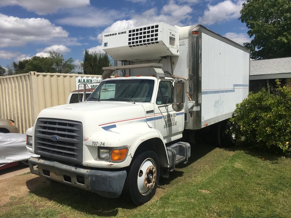 1996 Ford F800 Reefer Truck - Cummins 5.9 12-Valve